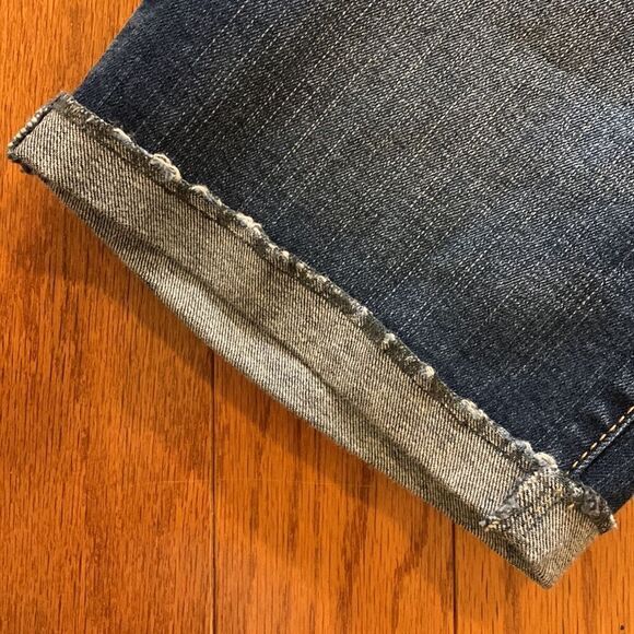 Aeropostale Size 7/8 Denim distressed bermuda cuffed shorts - Picture 12 of 12